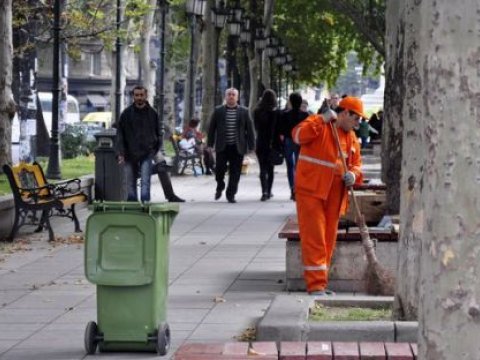 Bakıda zibil qutularını oğurlayırlar - K&uuml;&ccedil;ələri zibilləyənlərin yaratdığı PROBLEM &nbsp;