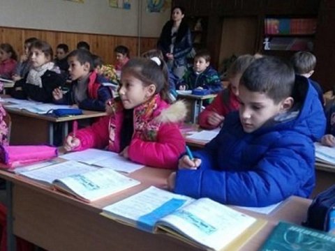 Bakıda k&ouml;&ccedil;k&uuml;n məktəbi&nbsp;BUZ BAĞLAYIB - Təhsil ş&ouml;bəsi: &ldquo;Problemdən xəbərdarıq&rdquo;