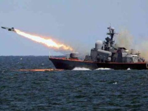 İran Xəzərdəki donanmasına yeni raket gəmisi daxil edib