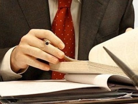 D&ouml;vlət qulluq&ccedil;ularına xidməti vəsiqənin verilmə qaydası m&uuml;əyyənləşib