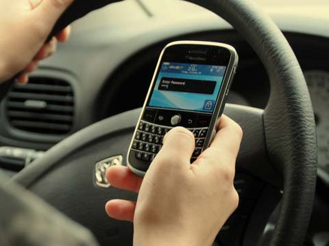 26094 s&uuml;r&uuml;c&uuml; CƏRİMƏLƏNİB - Telefonla danışdığına g&ouml;rə  &nbsp;