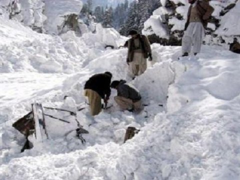 İranda 9 alpinist qar u&ccedil;qunu altında qaldı