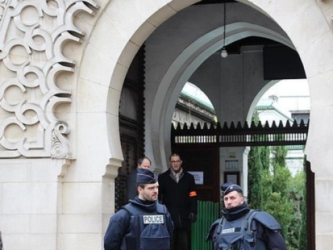 Fransada məscid bağlandı