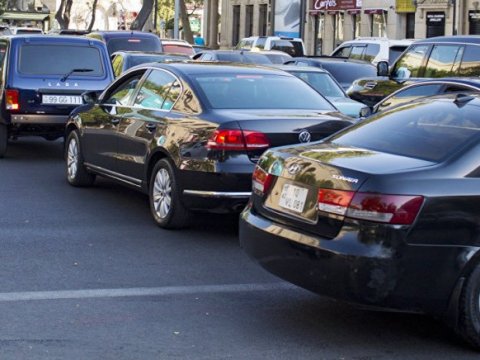 Uşaqların məktəbə şəxsi maşınla gətirilməsi PROBLEMDİR - Yol polisindən ÇAĞIRIŞ