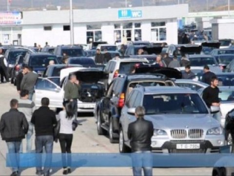 Gürcüstanda qalan sürücülər əlavə xərcə düşəcək