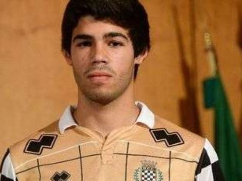 20 yaşlı futbol&ccedil;u xər&ccedil;əngdən d&uuml;nyasını dəyişdi