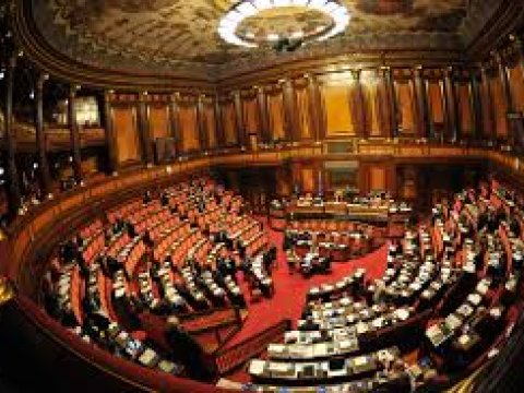 İtaliya parlamenti buraxıldı