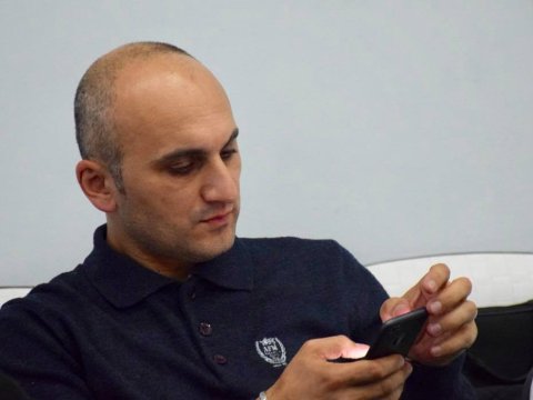 Mətbuat katiblərini jurnalistlərdən narazı salan SƏBƏBLƏR: Səbirsizlik, naşılıq, xəbər başlıqları...  