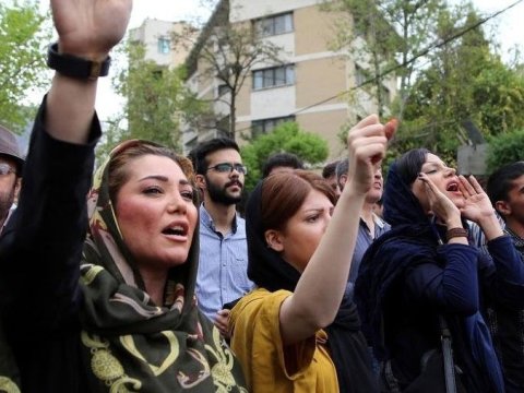 İrandakı kütləvi aksiyalarda ölü sayı artır… Millət vəkili cənubda baş verənləri ŞƏRH ETDİ