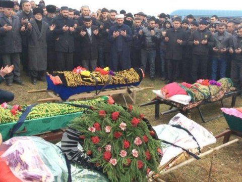 Erməninin &ouml;ld&uuml;rd&uuml;y&uuml; 5 azərbaycanlı gənc dəfn edildi