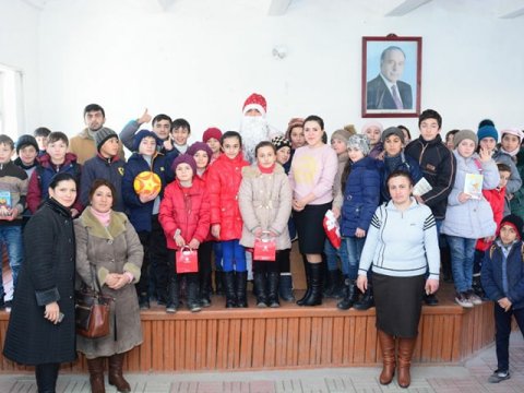 Ucqar kəndin gənc müəllimi: “Sinifdə palto-papağı çıxarmırıq, uşaqlar soyuqdan xəstələnirlər” - FOTOLAR