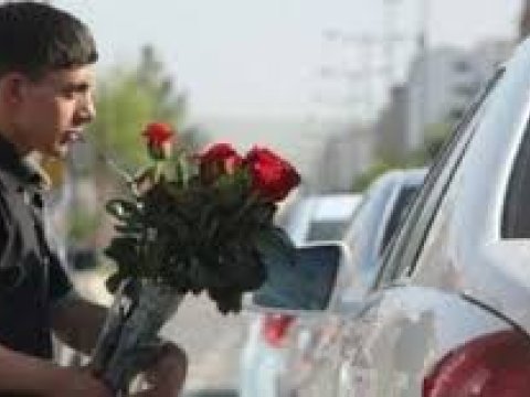 “Bu vəziyyət yaxşı hal deyil” - Yol polisindən dilənçilər, gülsatanlar, şüşəsilənlərlə bağlı ÇAĞIRIŞ