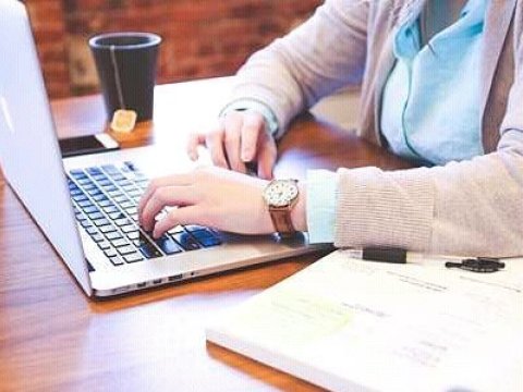 4-cü kurs tələbələri iş axtarırlar - “Bu təhsillə ancaq kənd məktəblərini qane edərəm”   