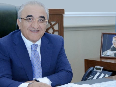 İqtisad Universitetinin rektoru tələbələrə əlçatandırmı…   