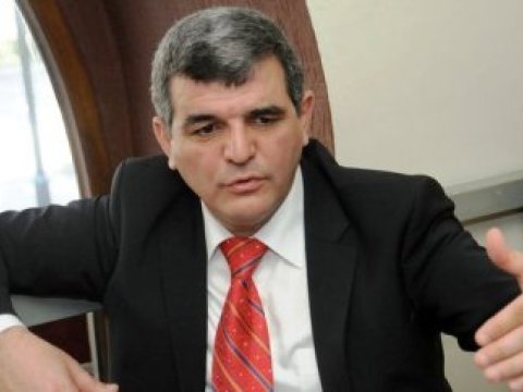Deputat tarixi şəxsiyyətləri tənqid etməyə haqq qazandırdı