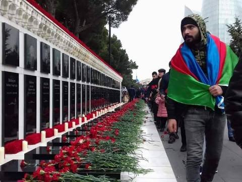 Şəhidlər Xiyabanına axın... - FOTOLAR   