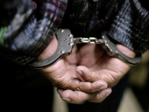 100-dən &ccedil;ox oğlanı zorlayan manyak yaxalandı
