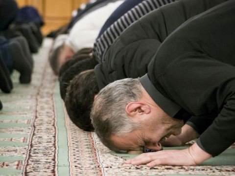 Dindarların sosial şəbəkələrdən istifadəsi haramdır?