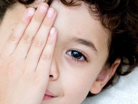 Uşaqlarda göz xəstəlikləri artıb - Həkim SƏBƏBLƏRİ sadaladı