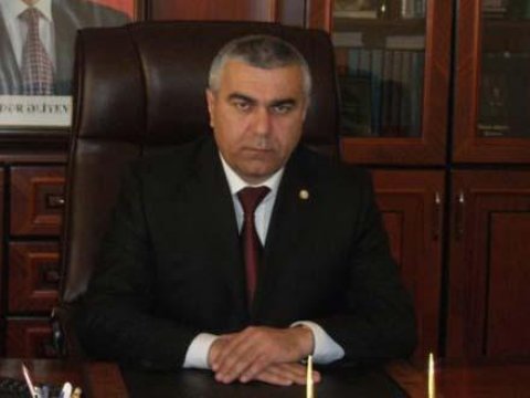 İcra başçısı tanınmış vəkildən Vəkillər Kollegiyasına şikayət etdi   