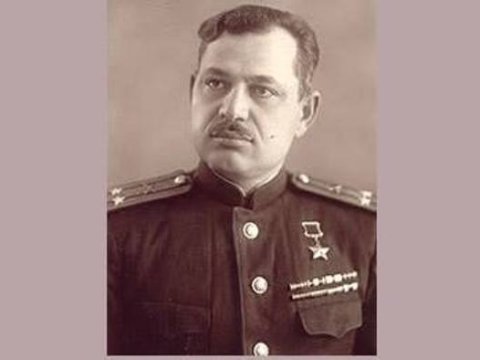 Ukrayna cəbhəsinin cəngavəri - Böyük Vətən Müharibəsinin AZƏRBAYCANLI QƏHRƏMANLARI 