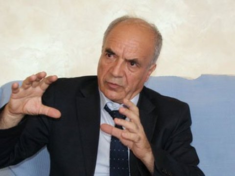 “Namaz qılanların əksəriyyəti oxuduqları ayələrin, duaların mənasını bilmirlər”  -  Əhməd Qəşəmoğlu 