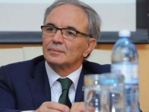 Əflatun Amaşov Mətbuat Şurasına yeni h&uuml;quqi status İSTƏDİ  &nbsp;