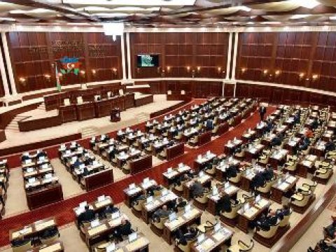 Parlament İnzibati Xətalar Məcəlləsinə dəyişikliyə &ldquo;HƏ&rdquo; dedi