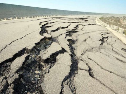 Nazirlik sürüşmə zonalarında hazırkı vəziyyəti açıqladı - Təhlükəli yerlər   