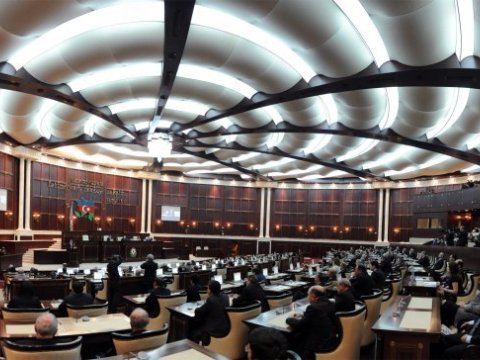 &nbsp;  &ldquo;I qrup əlillər işlə təmin olunsun&rdquo; deyən deputata nazir m&uuml;avini belə cavab verdi