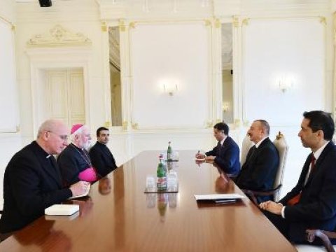 İlham Əliyev Müqəddəs Taxt-Tacın nümayəndə heyətini qəbul etdi - YENİLƏNİB 