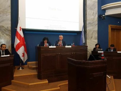 Məlahət İbrahimqızı erməni deputatı susdurdu