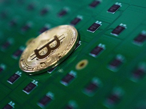 Bitkoin 10 min dollara yaxınlaşdı