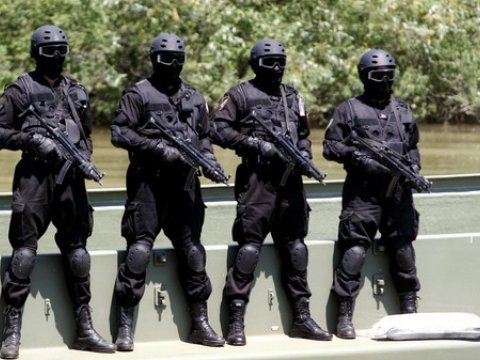 Bu &ouml;lkədə kommunisti &ouml;ld&uuml;rənə 500 dollar m&uuml;kafat d&uuml;ş&uuml;r