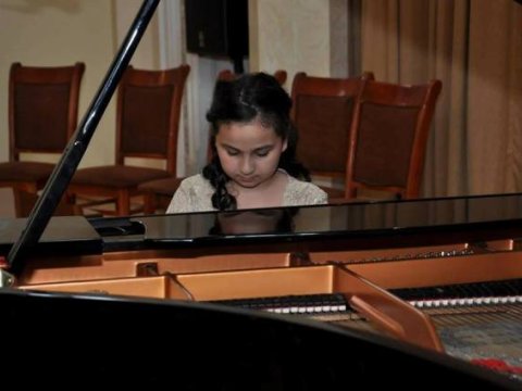 “Mənim musiqi hekayəmin qəhrəmanı özüməm” - 14 yaşlı musiqiçi ilə MÜSAHİBƏ    