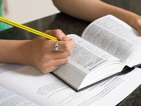 “Gəmiqayırma”, “maşınqayırma” sözlərini niyə biədəb yöndə yozurlar? - Dilçi alimin ETİRAZI  