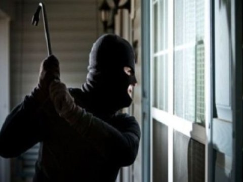 Oğruluq etmək istədi, bacaya d&uuml;şd&uuml;