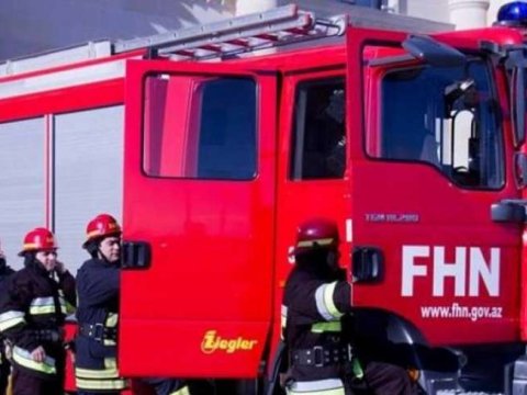 Bakıda &ccedil;oxmərtəbəli binada YANĞIN -&nbsp;8 nəfər təxliyə olundu  &nbsp;