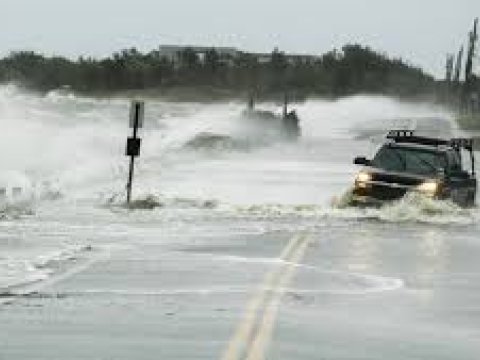 Fırtına 5 nəfərin ölümünə yol açdı