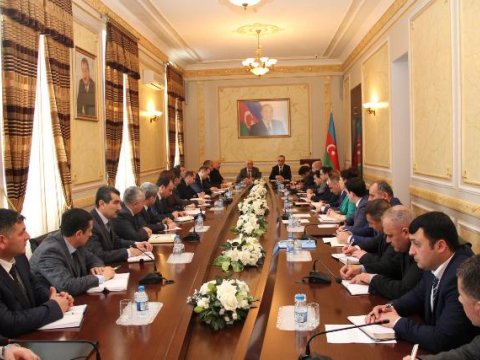 63 adda kitabın &ouml;lkəyə gətirilməsinin qarşısı alınıb