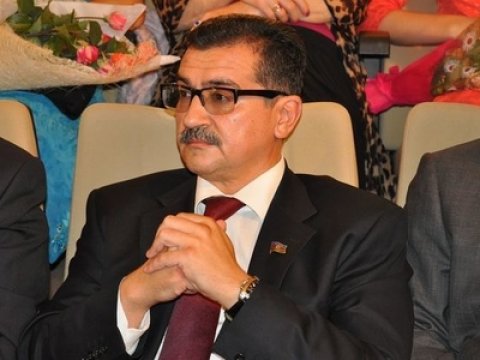 Deputat yenidən sədr seçildi