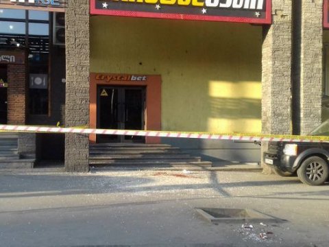 Üstünə şüşə düşən uşaqlardan üçü azərbaycanlıdır