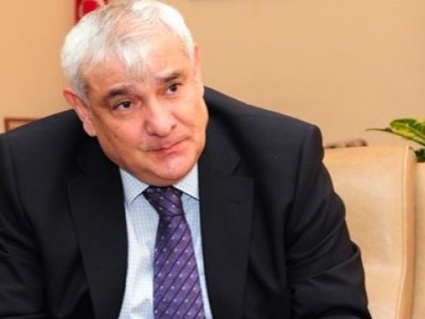 Kamal Abdullanın qolu sınıb