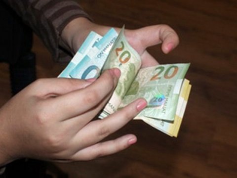 Sosial təminat m&uuml;əssisələrində &ccedil;alışan iş&ccedil;ilərin maaşını artırıldı