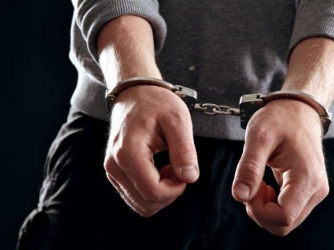 Azərbaycanlı kişi ögey qızını boğub öldürdü - DƏHŞƏT
