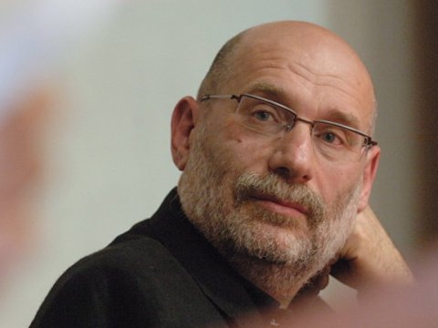 “Sizə yazığım gəlir” - Məşhur yazıçı Putinə açıq məktub YAZDI