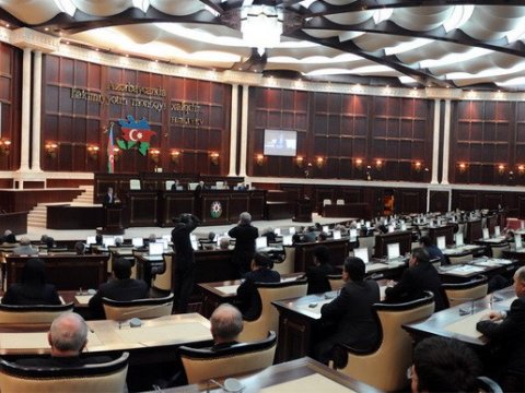Milli Məclis dövlət büdcəsinə yenidən baxacaq   