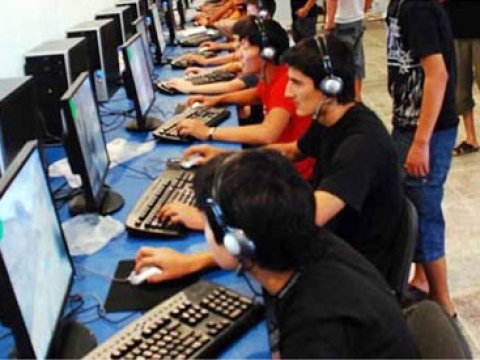 İnternet klublarda uşaqlar üçün xüsusi yerlər ayrılacaq