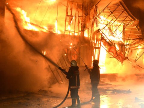 Bakıda mənzildə yanğın olub, sakinlər təxliyə edilib