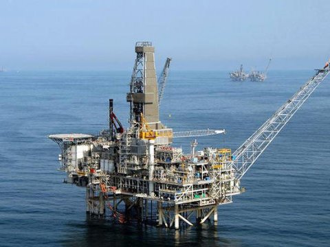 SOCAR 1000 işçisini dənizdən sahilə ÇIXARIR 